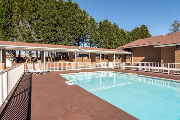 Quality Inn 4