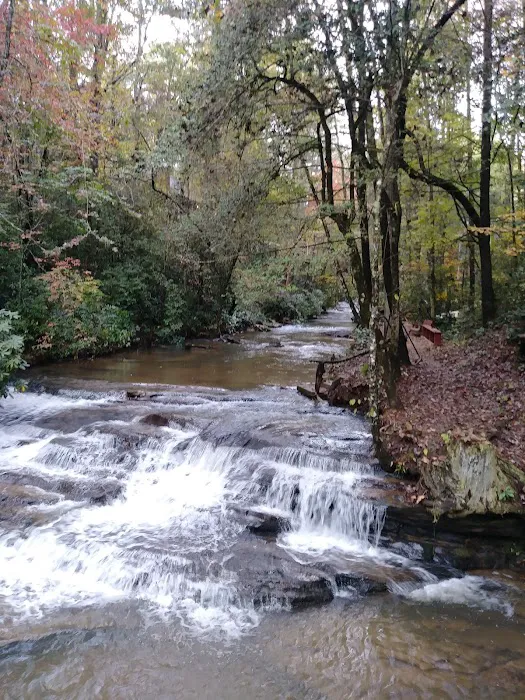 Tiger Creek Falls Inn 4