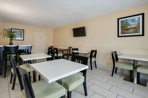 Quality Inn & Suites Mt. Chalet 4