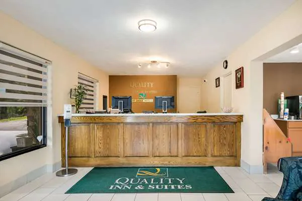 Quality Inn & Suites Mt. Chalet 4