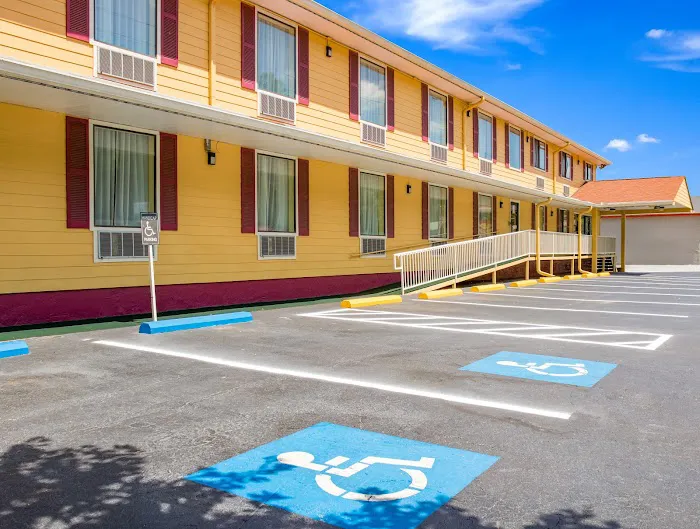 Americas Best Value Inn Clayton 4