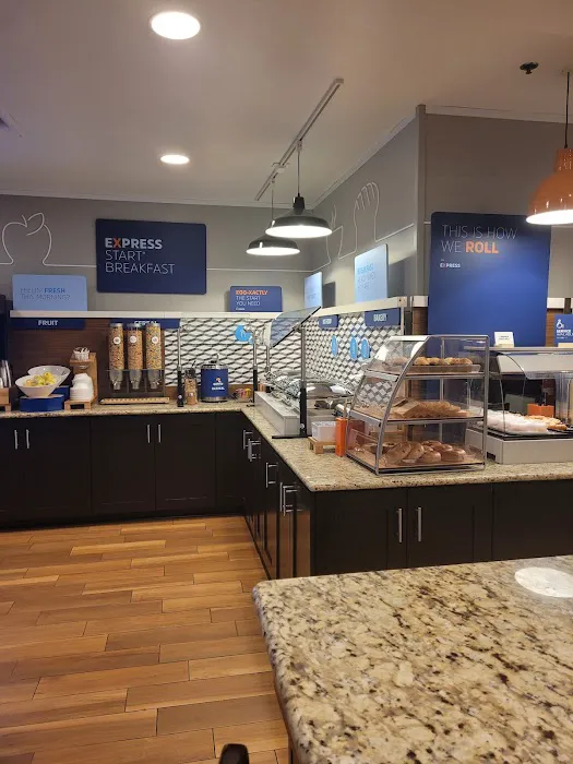 Holiday Inn Express & Suites Murphy, an IHG Hotel 4