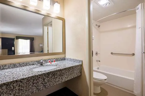Days Inn by Wyndham Murphy 4