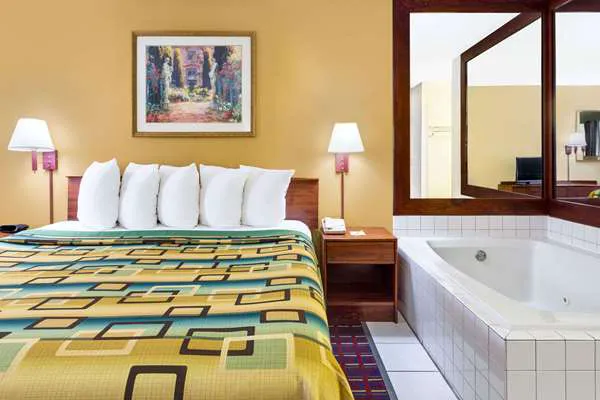 Days Inn by Wyndham Murphy 4