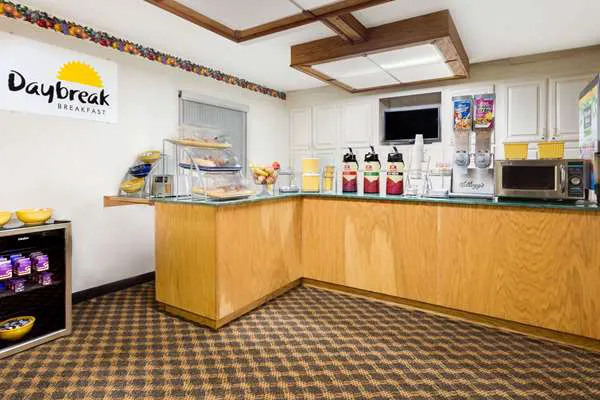 Days Inn by Wyndham Murphy 4