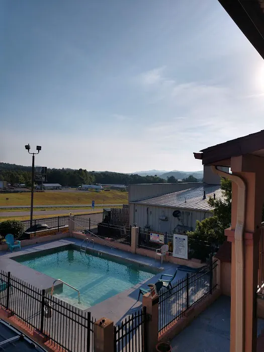 Americas Best Value Inn Blue Ridge 4