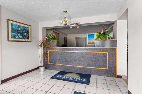 Days Inn by Wyndham Clayton 4