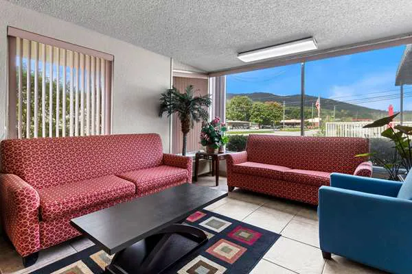 Days Inn by Wyndham Clayton 4