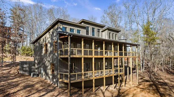 Bigfoot Cabin Blue Ridge 4