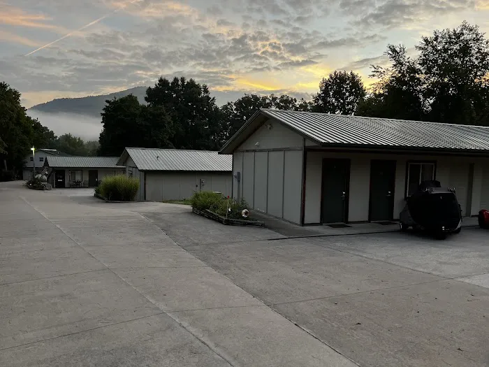 Two Wheel Inn 4