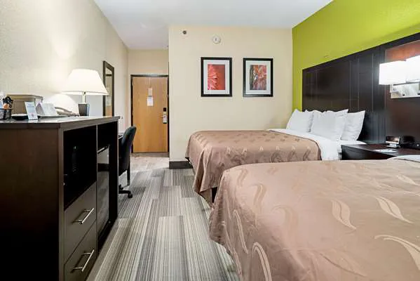 Quality Inn & Suites 4