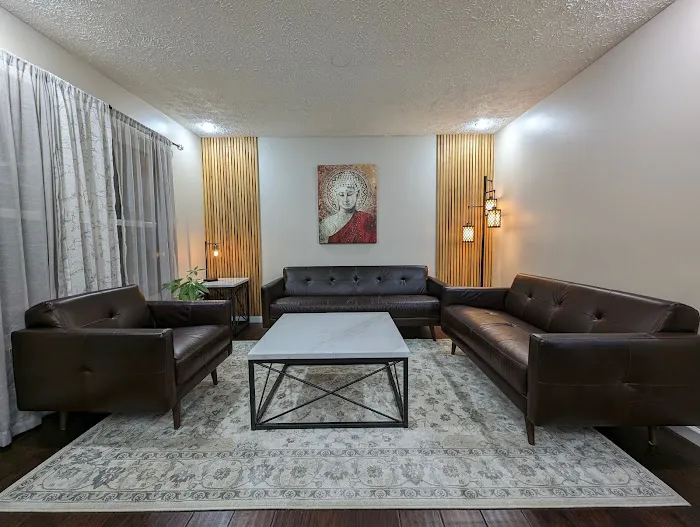 Colony Suite 4