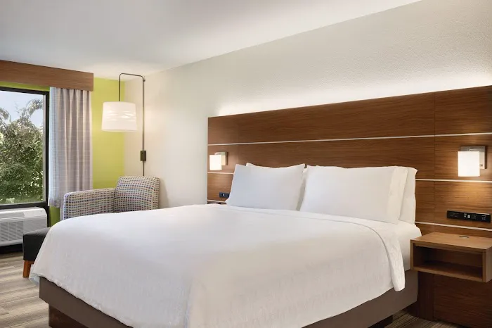 Holiday Inn Express & Suites Lavonia by IHG 4
