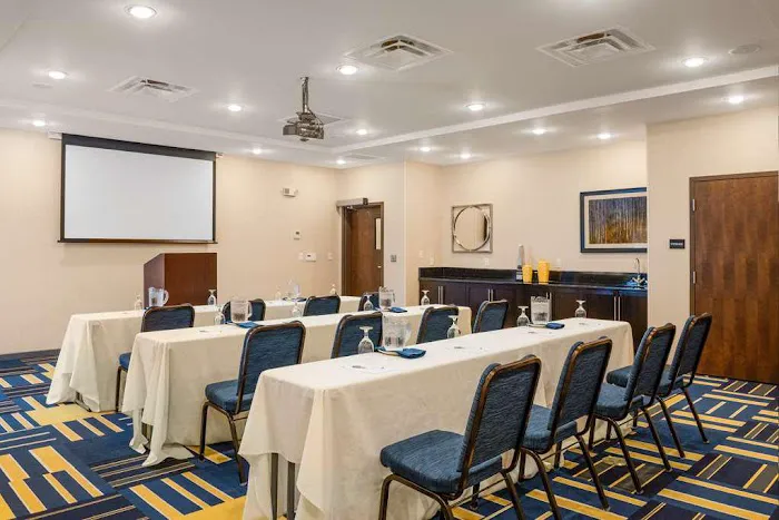 Hampton Inn & Suites Lavonia 4