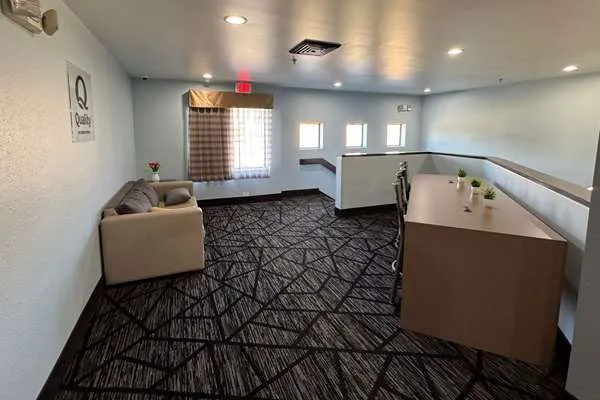 Quality Inn 4
