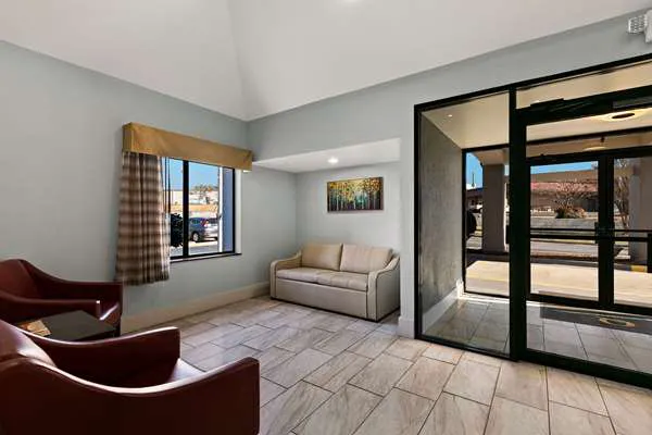 Quality Inn 4