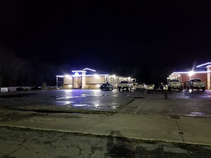 Days Inn by Wyndham Lavonia 4