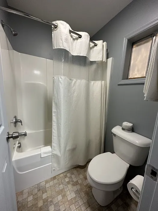 Rodeway Inn & Suites 4