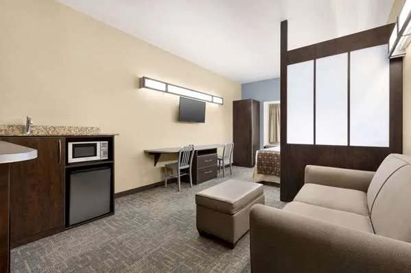 Microtel Inn & Suites by Wyndham Woodstock/Atlanta North 4