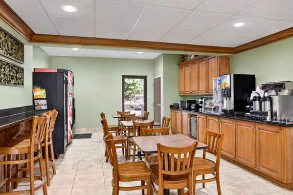 Microtel Inn & Suites by Wyndham Woodstock/Atlanta North 4