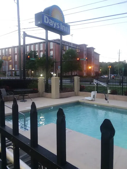 Days Inn by Wyndham Canton 4