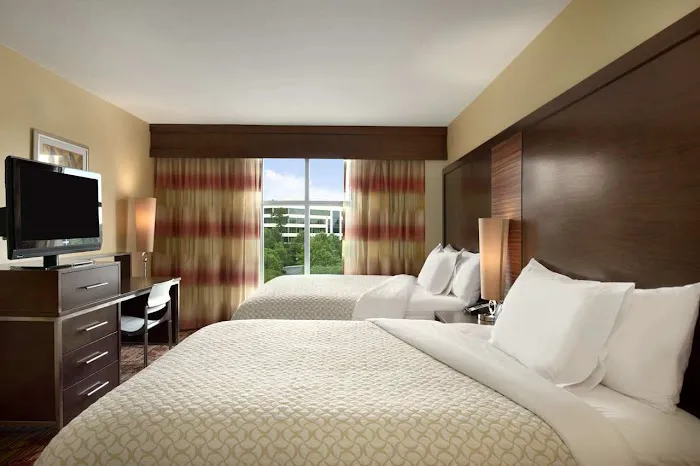 Embassy Suites by Hilton Atlanta Kennesaw Town Center 5