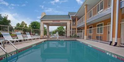 Days Inn by Wyndham Marietta White Water