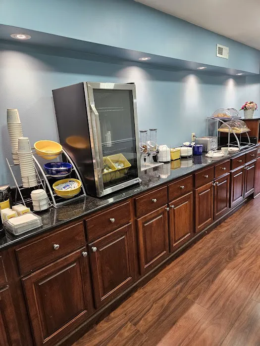 Days Inn by Wyndham Marietta White Water 4