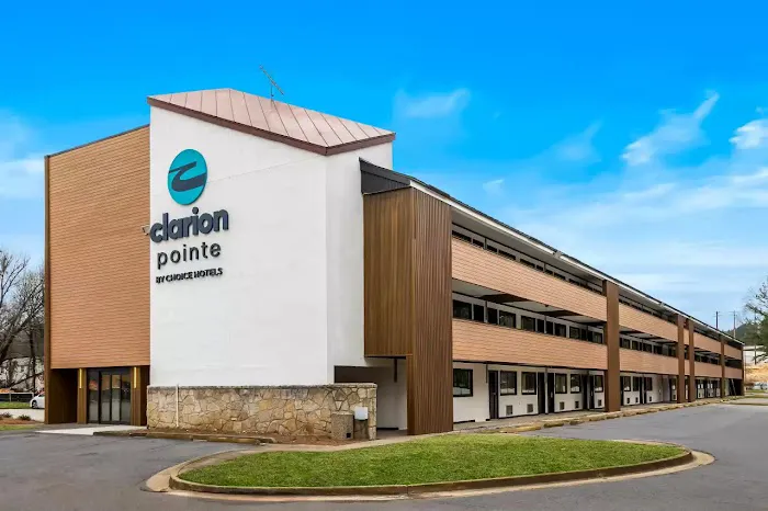 Clarion Pointe Kennesaw Town Center 5