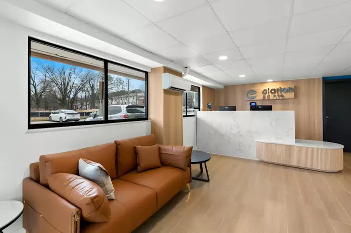Clarion Pointe Kennesaw Town Center 5