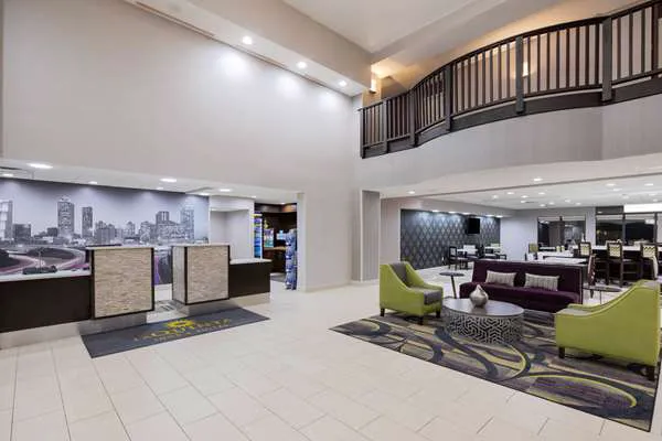 La Quinta Inn & Suites by Wyndham Kennesaw 5