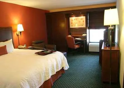 Hampton Inn Clemson-University Area 4