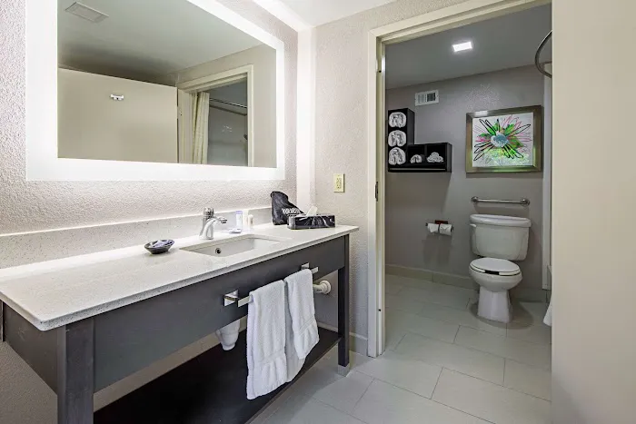 Best Western Plus Clemson Hotel & Conference Center 4