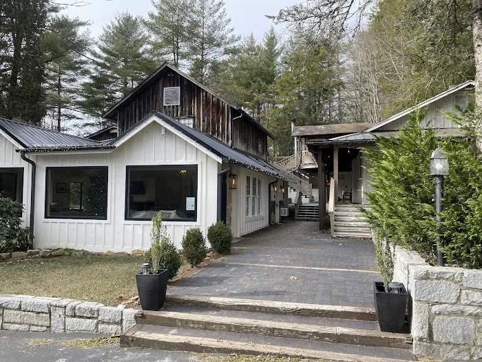 Outpost Inn Highlands 4