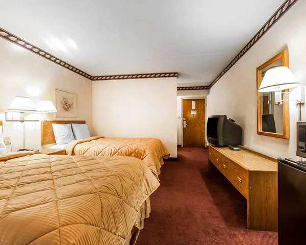 Rodeway Inn 4