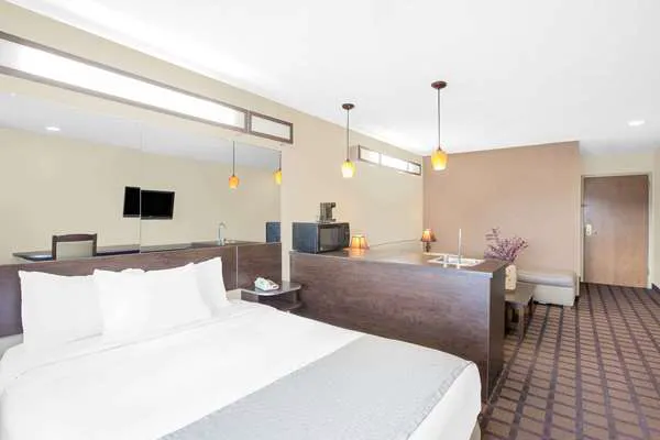 Microtel Inn & Suites by Wyndham Franklin 4