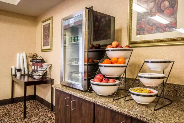 Quality Inn 4