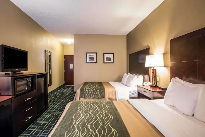 Quality Inn 4