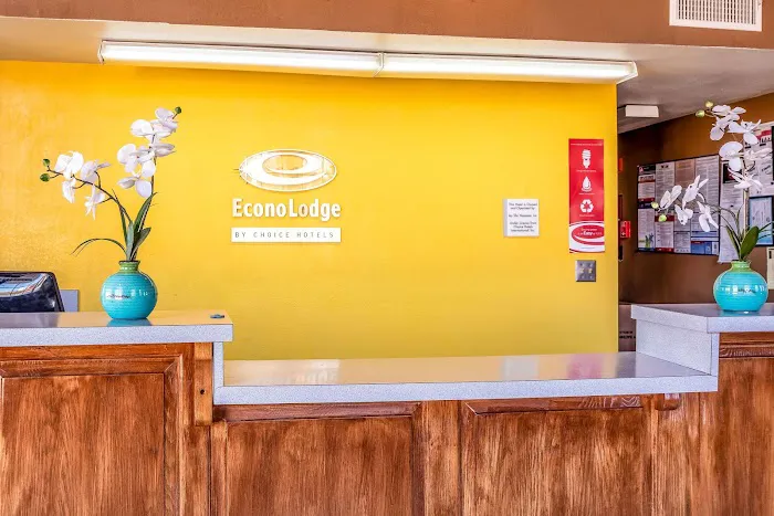 Econo Lodge 4
