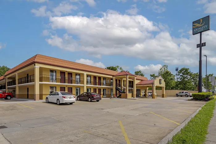 Quality Inn 4