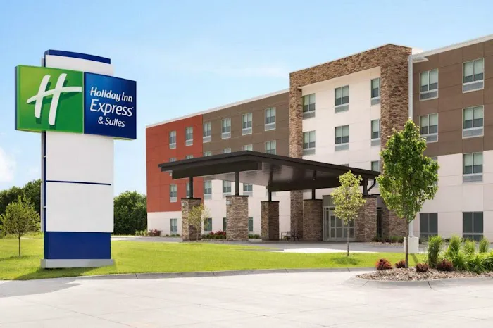 Holiday Inn Express & Suites Canton by IHG 4