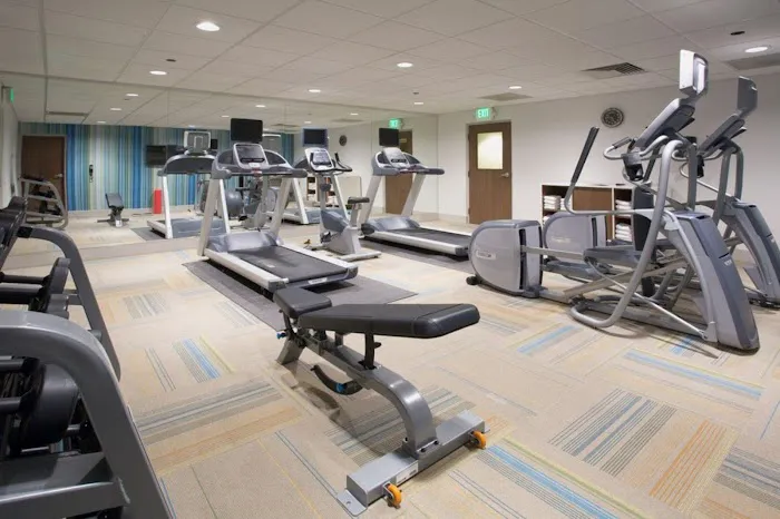 Holiday Inn Express & Suites Canton by IHG 4