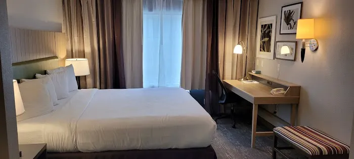 Country Inn & Suites by Radisson, Canton, GA 4
