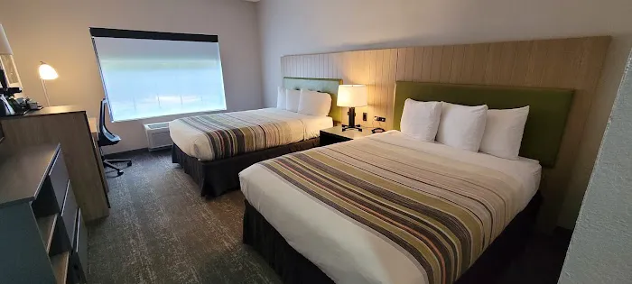 Country Inn & Suites by Radisson, Canton, GA 4