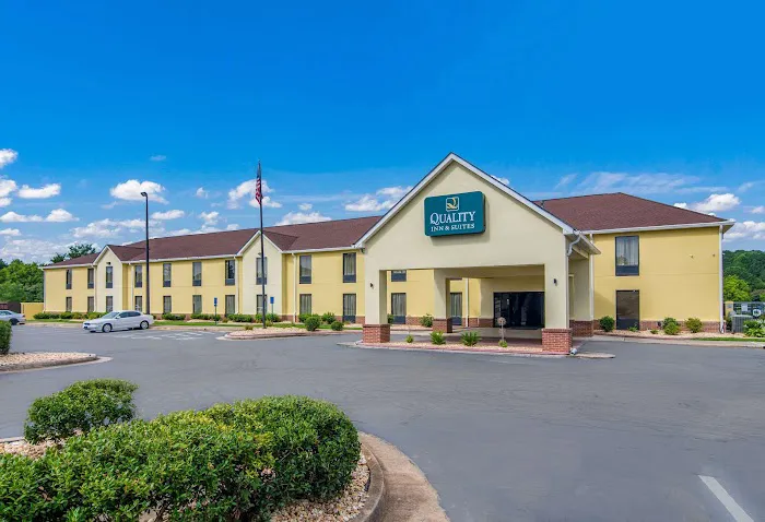 Quality Inn & Suites Canton, GA 4
