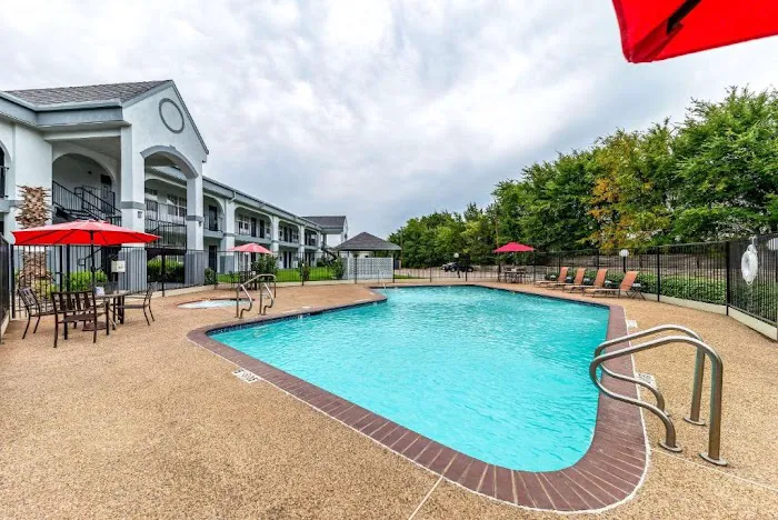 Quality Inn & Suites Canton, GA 4