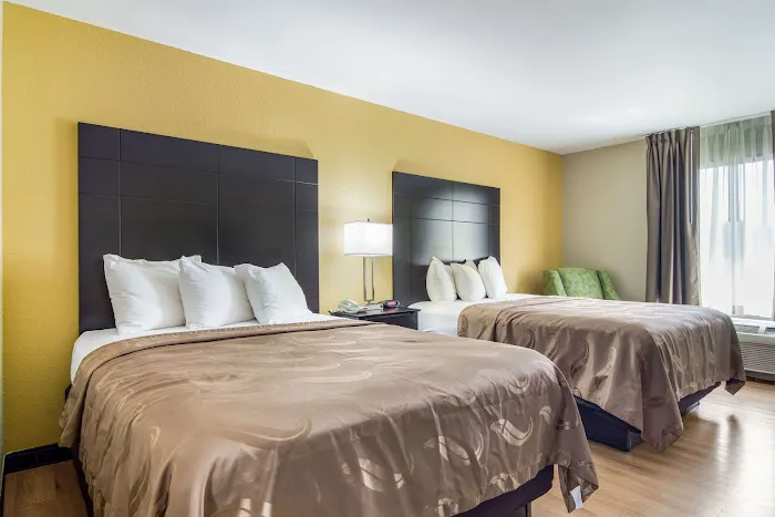 Quality Inn & Suites Canton, GA 4