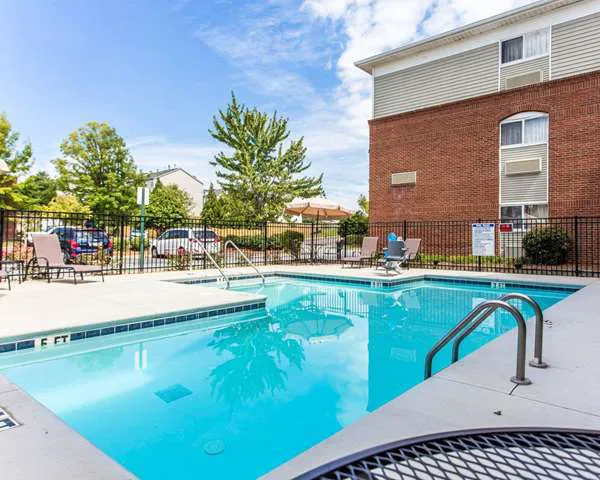 Suburban Studios Kennesaw-Marietta North 5