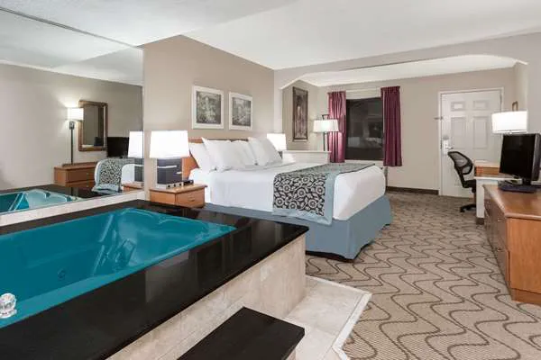 Days Inn by Wyndham Elberton 4