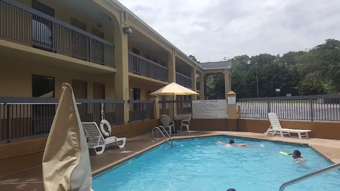Days Inn by Wyndham Elberton 4